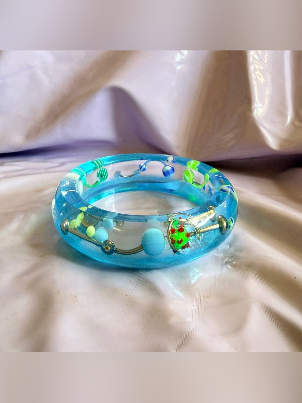 Frutiger Aero bangle